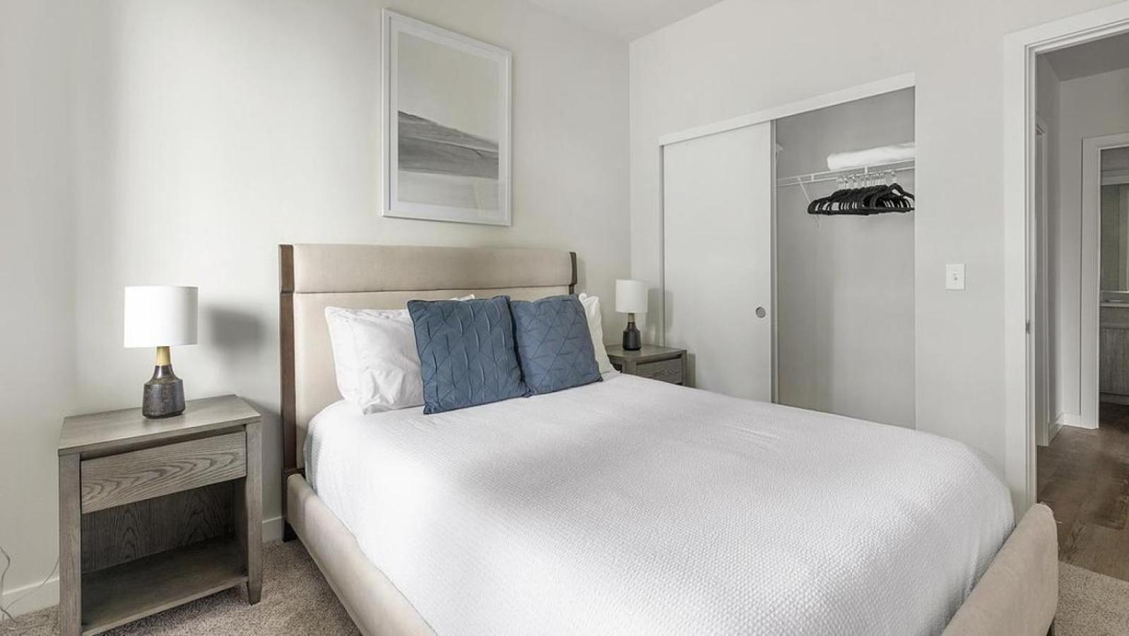 Landing - Modern With Amazing Amenities Apartment