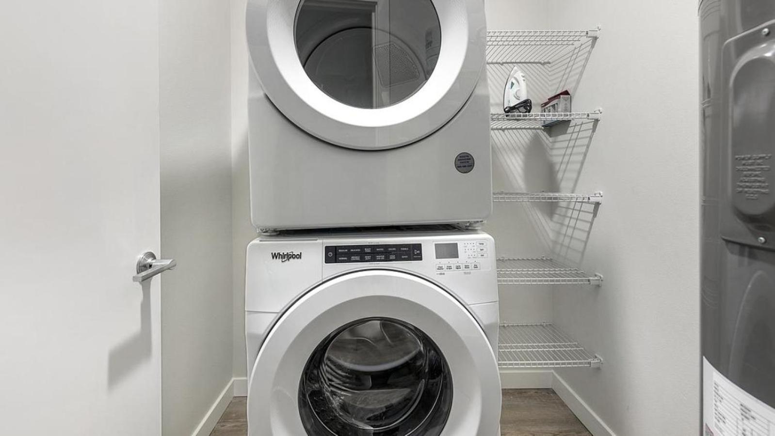 Landing - Modern With Amazing Amenities Apartment