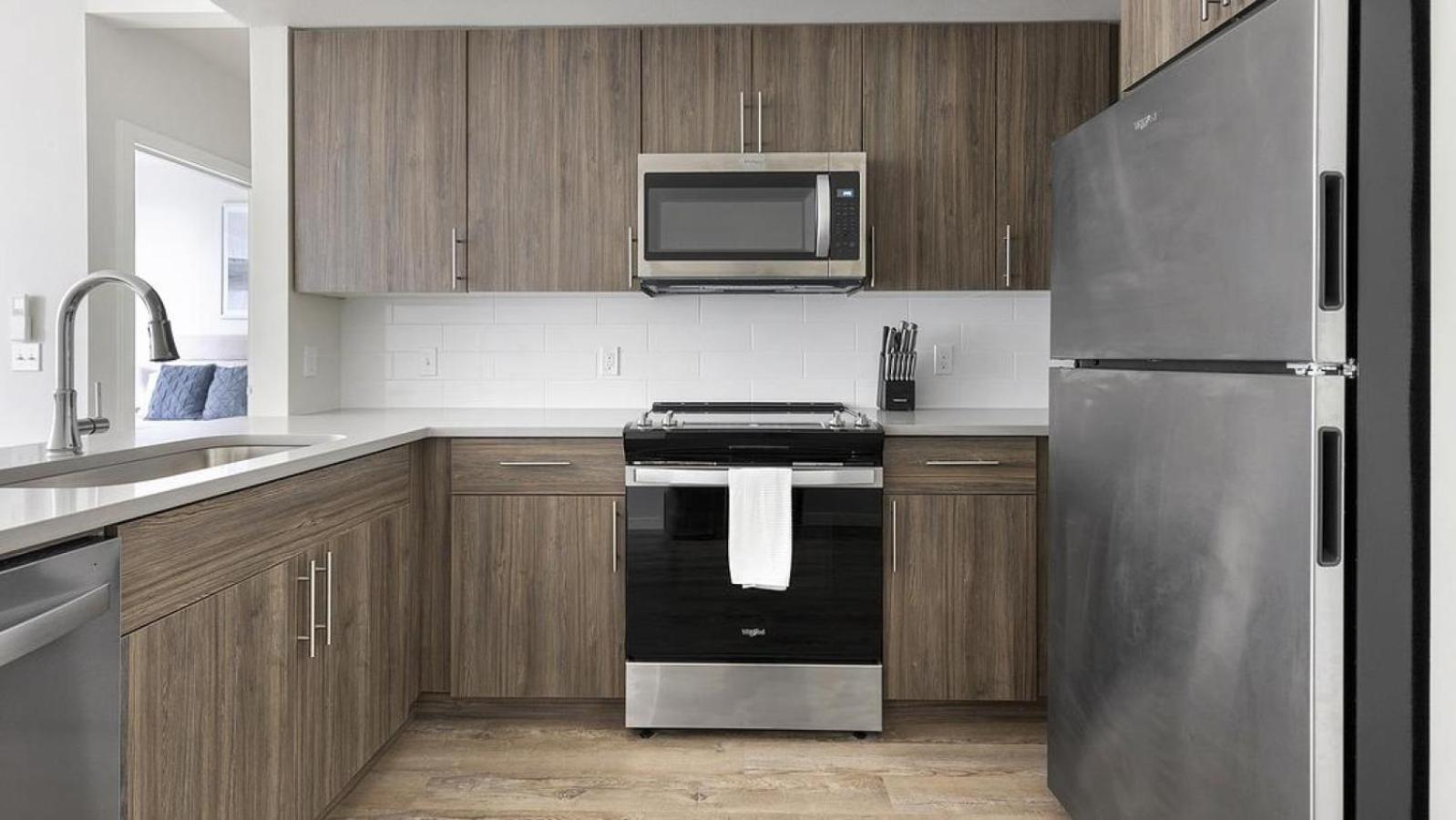 Apartment Landing - Modern With Amazing Amenities